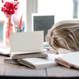 Toetsvoorbereiding en studiepauzes: Studenten helpen zich te concentreren met de Time Timer Toetsvoorbereiding en studiepauzes: Studenten helpen zich te concentreren met de Time Timer